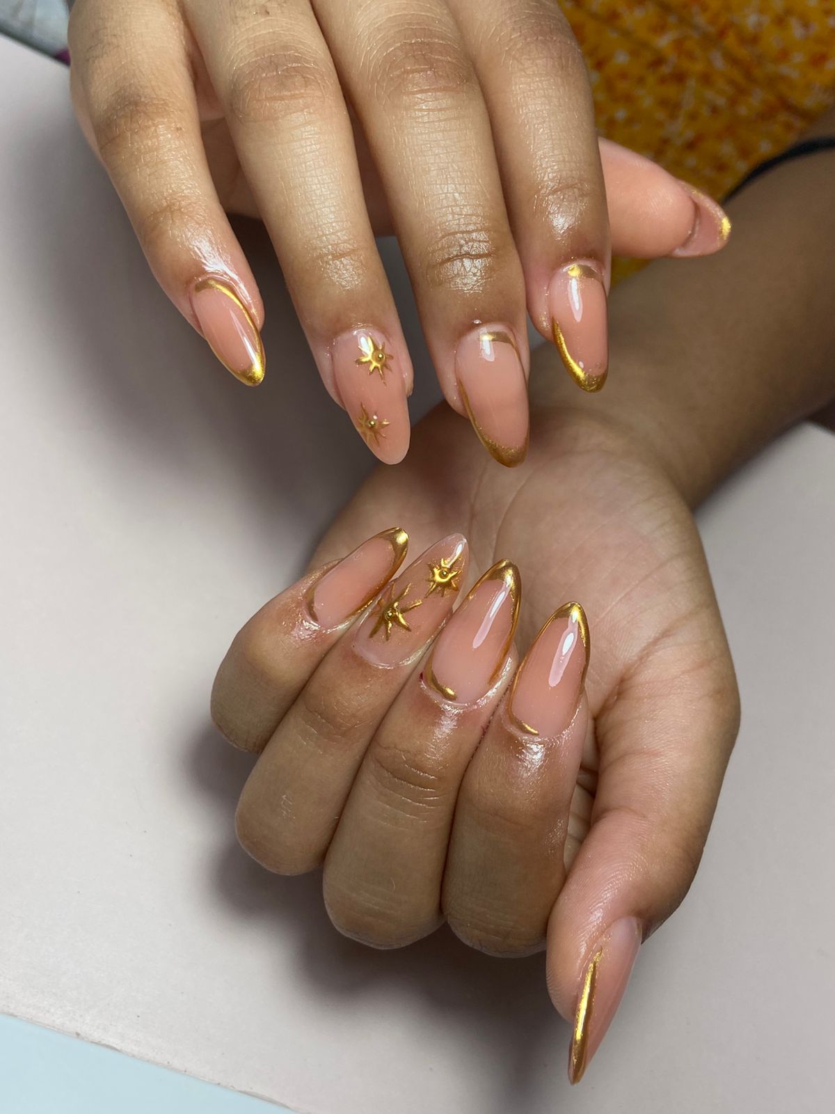 Alongamento em gel nas unhas
